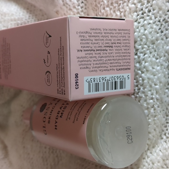 GlossyBox Barbie Cleanser&Box/Hydrating Mist&Vintage Cosmetic Satin Pillowcase - Picture 11 of 16